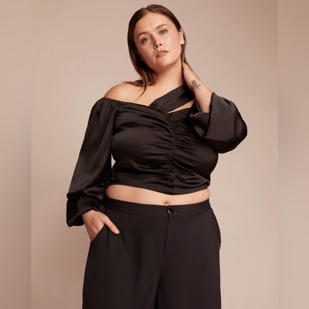 11 Honoré Collection Amel Satin Blouse NEW